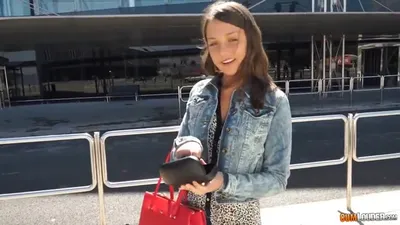 Geiler Auto hardcorefick mit Russen Teen Foxy Di