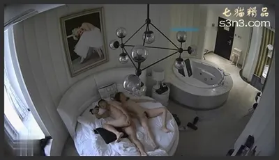 360监控偷拍漂亮小美女和中年男上司酒店开房被操到受不了了
