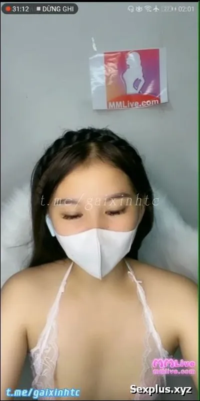 Payudara Tetek besar dan mata malaikat yang membuat pria jatuh cinta