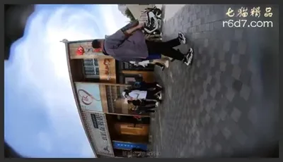 步行街一路跟踪抄底多位大长腿美女 还有一位极品无内包臀裙小姐姐2