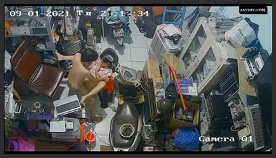 Pasangan Vietnam Berhubungan Seks Santai di Depan Kamera Tersembunyi