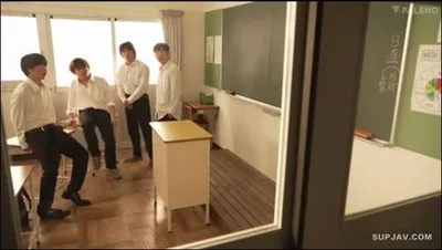 Teacher Arina Hashimoto likes to finger her pussy in the bathroom