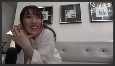 对H积极的巨乳JD 无法忍耐和男友的稀少性生活 超爱口交的色女 对性爱诱惑无法忍耐的私密H拍摄 辻樱