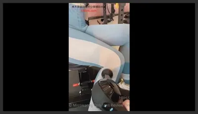 Beautiful Girl in Tight Pants Masturbating