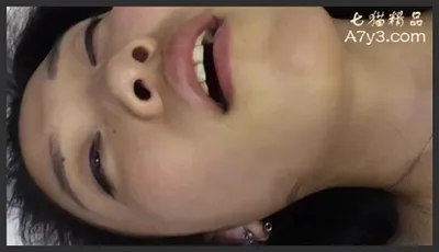 女友的漂亮闺蜜喝高了被弄到酒店恶搞啪啪完颜射脸上给她美容