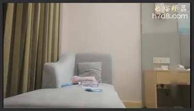 3000网约极品女神 清纯粉嫩00后车模 沙发近景掰穴啪啪再现江湖 观感极佳劲爆刺激