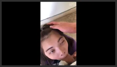屌炸天职校热恋小情侣趁着周末校园里人少俩人在教学楼楼道内激情嗨炮四眼小伙是真猛啊肏到起飞