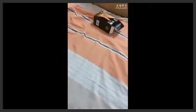 无毛逼白虎小妹露脸给小哥口交大鸡巴 让小哥强力插入浪叫不断 干完还用道具玩弄骚穴 表情好骚呻吟可射