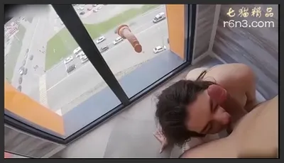 外国小姐姐落第窗前与男友羞耻