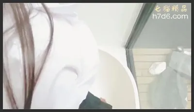 性感OL百褶裙小白领 为升值出轨公司高管 劲爆完美身材波涛胸涌 主动女上位用小穴温暖大肉棒