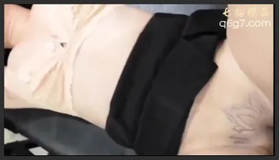 漂亮美眉哥哥骚逼流白浆受不了还是先给妹妹打一针吧力度越强越好