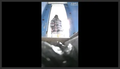 某工厂职工女厕所全景正点位置偷拍各种美女小姐姐 看脸看双洞超多大屁股8