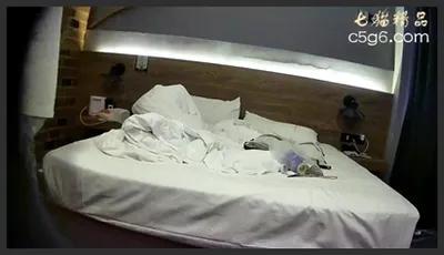不怀好意的小哥暗藏摄像头偷偷记录和丰满女友做爱全过程