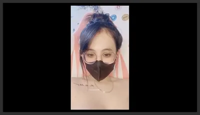 Phuong Uyen, the Girl with Lots of Pubic Hair
