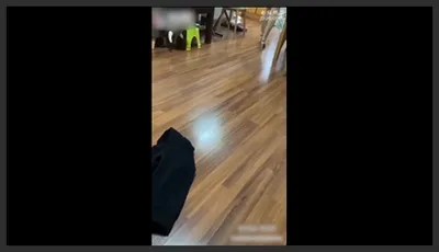 乱伦亲妈每天打扮的风骚去见野男人看见她穿着丝袜