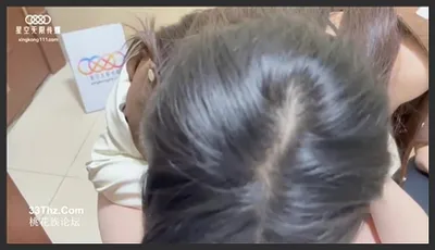 星空无限传媒.素人自制妖妖.邀闺蜜小住醉酒后在她身边激情做爱