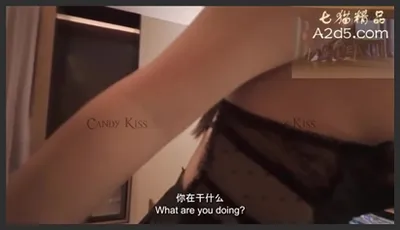 男友不在家和男闺蜜一起看世界杯勾引男闺蜜看到床上小穴穴被男闺蜜爆炒