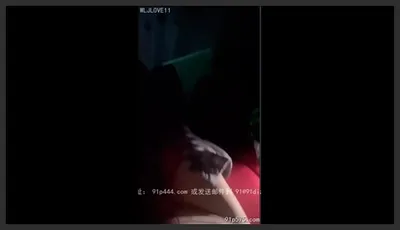 華倫天奴攻速鞋帶00後騷妹妹到電影院露出做愛