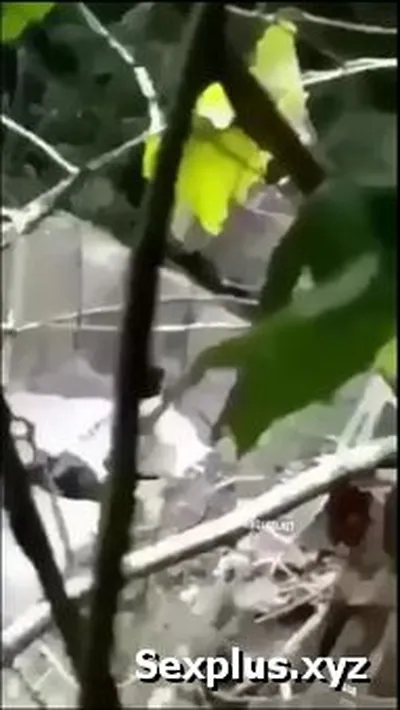 Kamera Tersembunyi, pasangan Mahasiswi berhubungan seks di tebing berbatu. Seks Vietnam