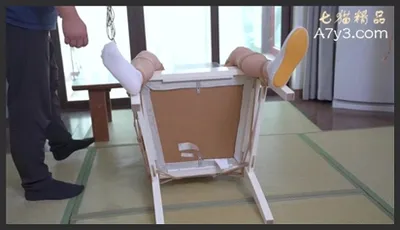黑衣美女椅子捆绑