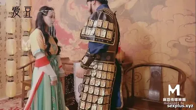 Seorang jenderal pulang dari kampanye panjang dan melihat seorang gadis cantik. Seks Cina
