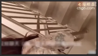 完美露脸淫叫口交好美的颜值为追求刺激竟然在邻居家门口_