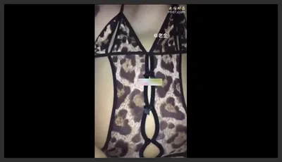 两位骚孕妇出轨视频流出极品淫荡少妇怀孕八个月也不影响和情夫做爱暴力抽插差点搞流产了