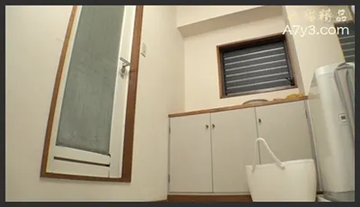 少妇翘美臀搞卫生2