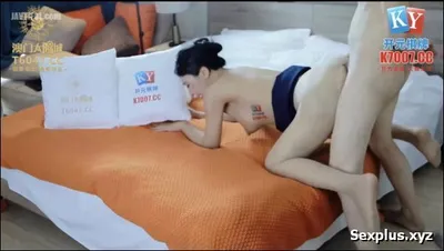 XSJKY-112: Female Flight Attendant Cheats on Her Boyfriend with a Driver She Just Met