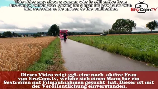 Blondes Tittenluder mit Brille anal gefickt