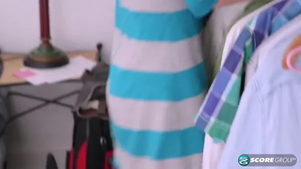 Blowjob mit Stiefschwester aus der Ich-Perspektive
