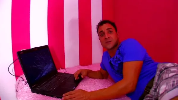 Deutsche Milf lutscht seinen Prügel