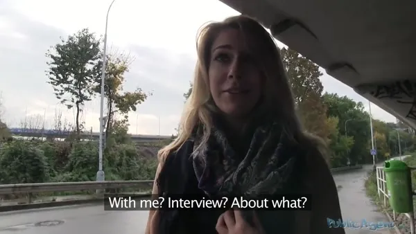 Brünettes Luder lässt sich vom BBC anal ficken