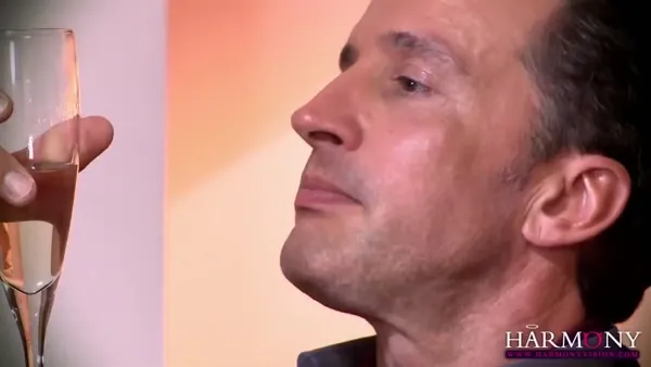 Auf die ölige Massage folgt hemmungsloser Sex